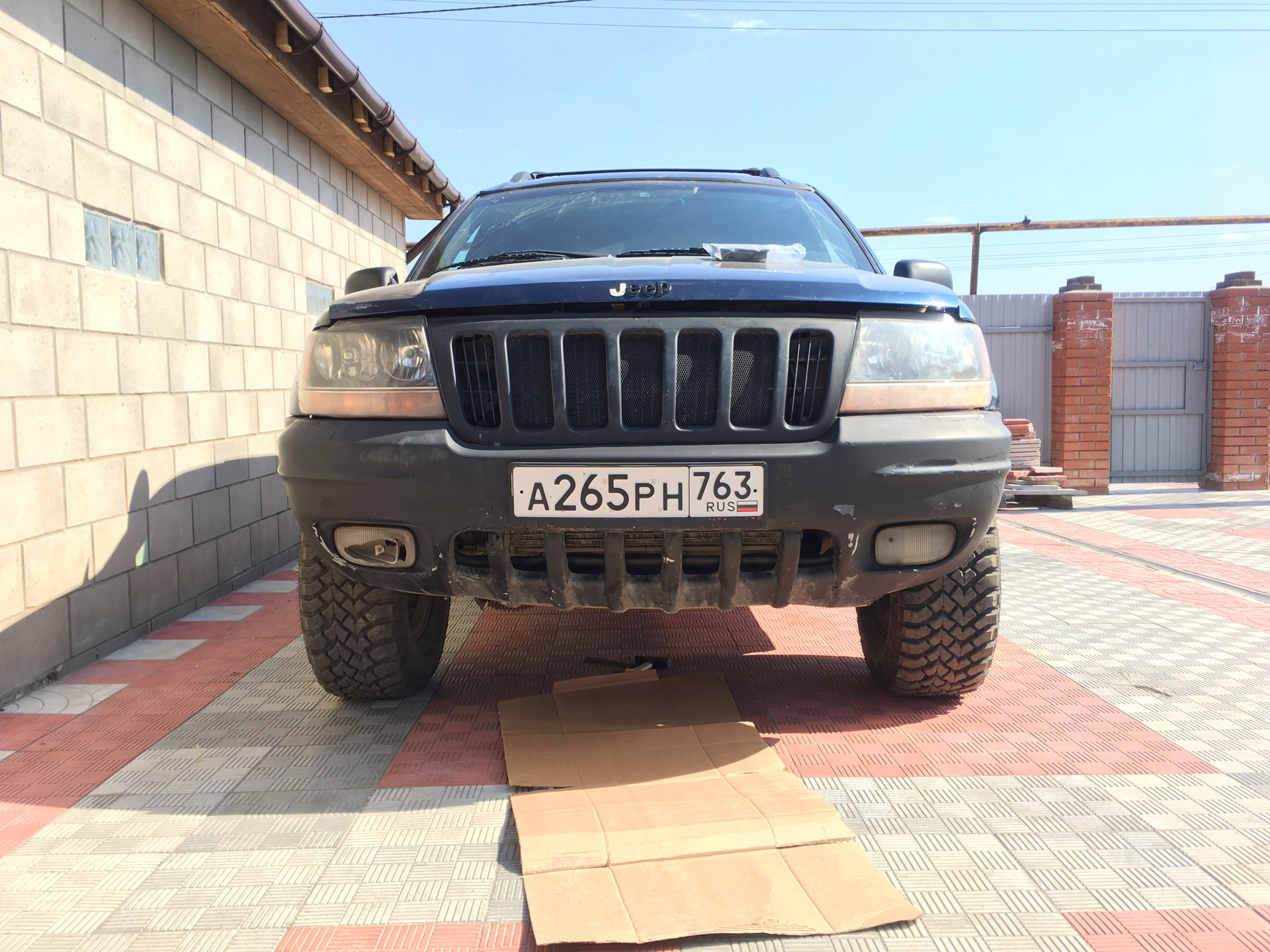 Бампера jeep grand cherokee. Бампер Jeep Grand Cherokee WJ. Передний бампер Jeep WJ. Гранд Чероки WJ передний бампер. Бампер передний джип Гранд Чероки WJ.