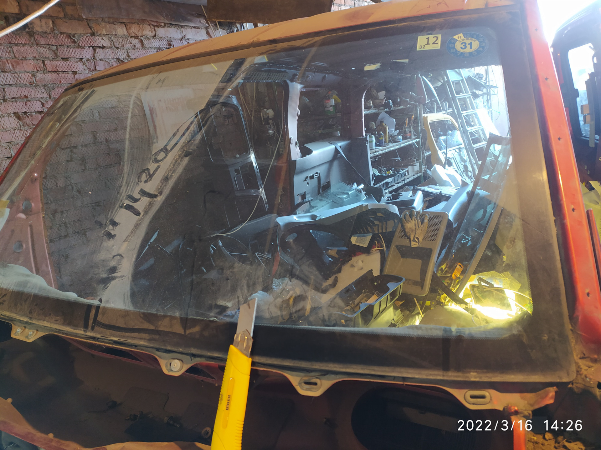 Срезка лобового за полтора часа — Honda Element, 2,4 л., 2003 года ...