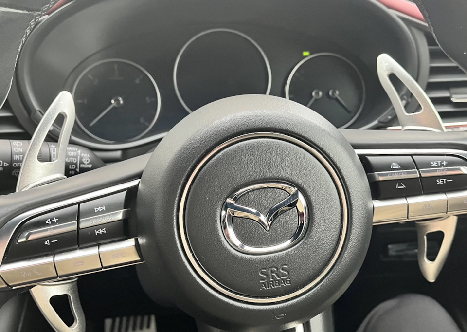 Подрулевые лепестки. Как снять? — Mazda 3 (4G) BP, 1,8 л, 2019 года ...