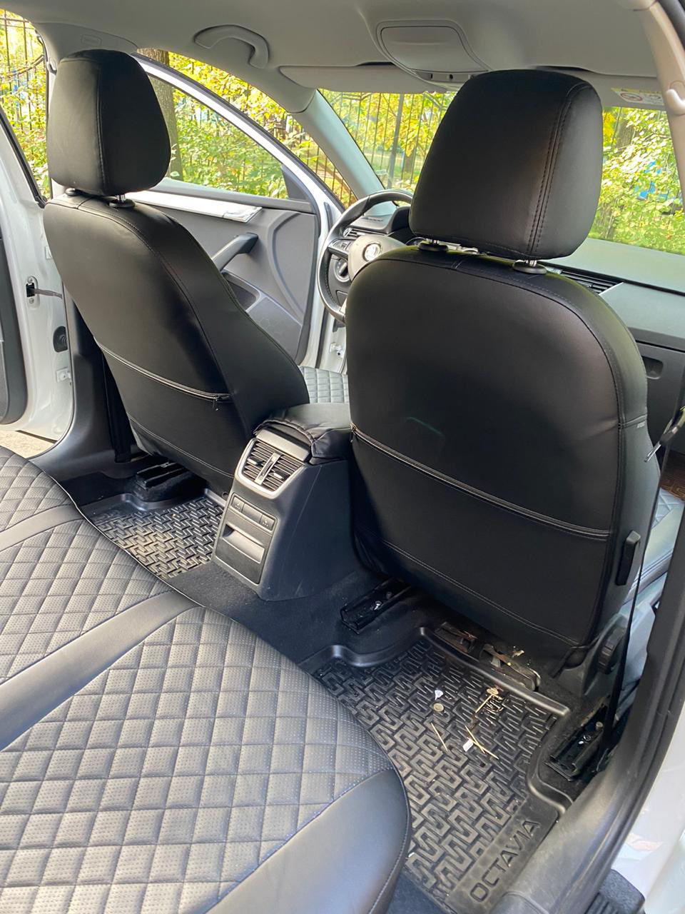 Установка чехлов на Шкоду Октавию А7 — АВТОПИЛОТ на DRIVE2