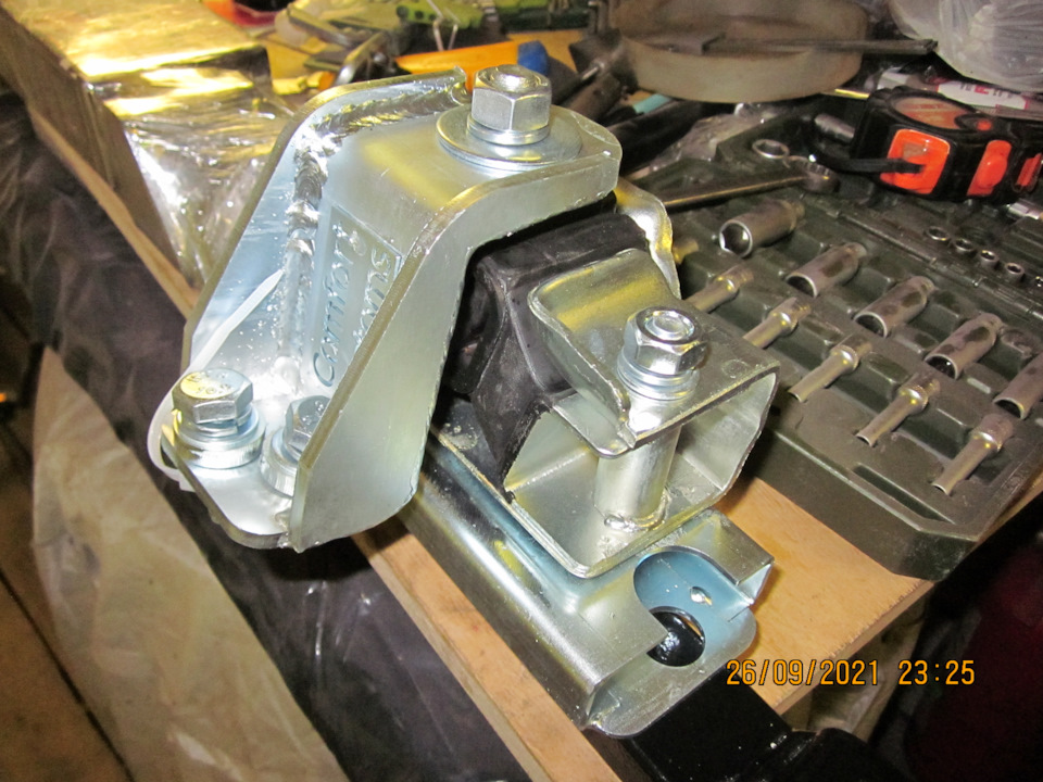 Фото в бортжурнале Lada Vesta SW (1G). Запчасти на фото: O92021