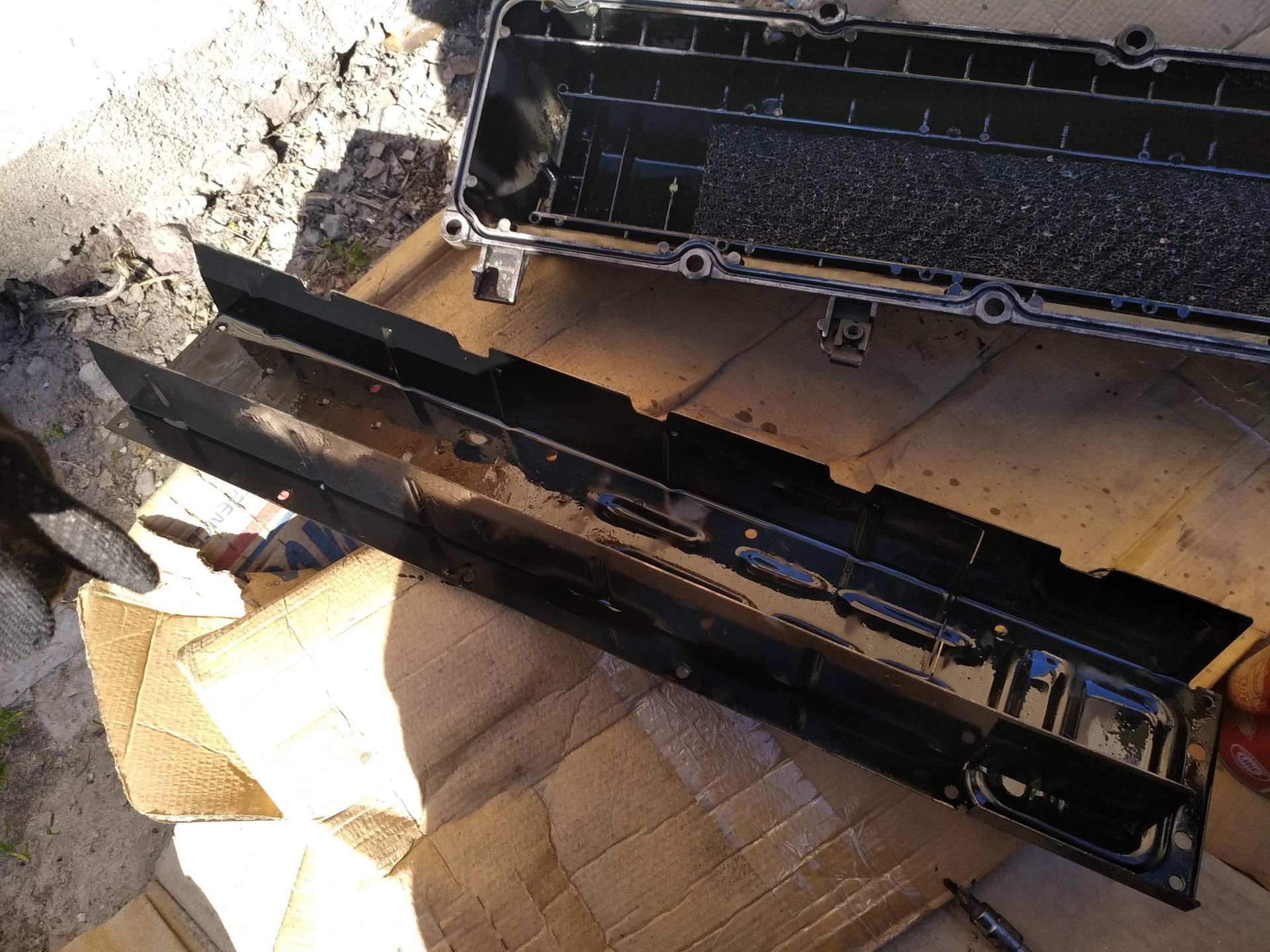 Замена прокладки клапанной крышки и чистка сетки маслоотделителя! — BMW ...