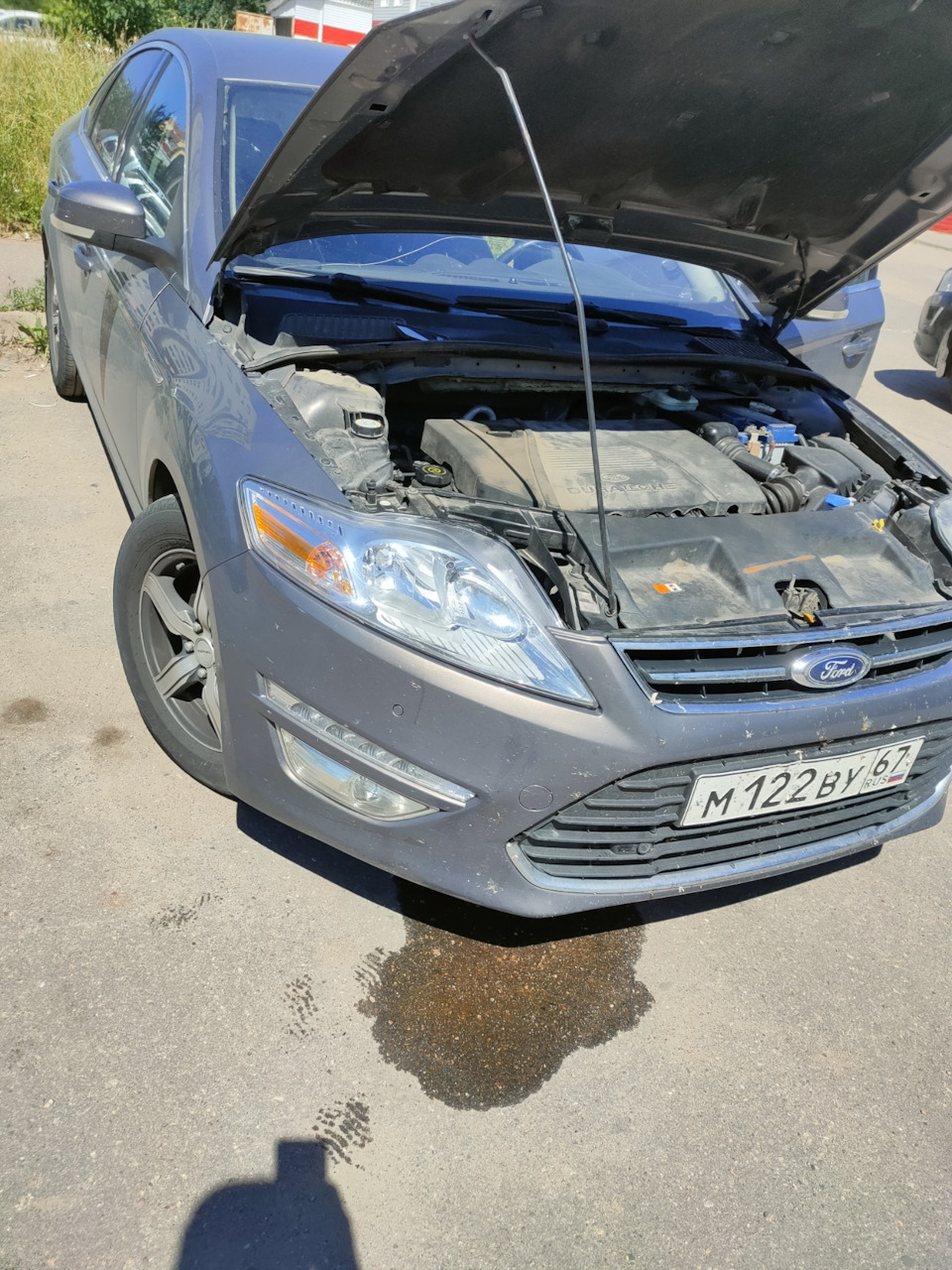 Подарочек с утра лужа антифриза 😁 — Ford Mondeo IV, 2 л, 2011 года |  своими руками | DRIVE2