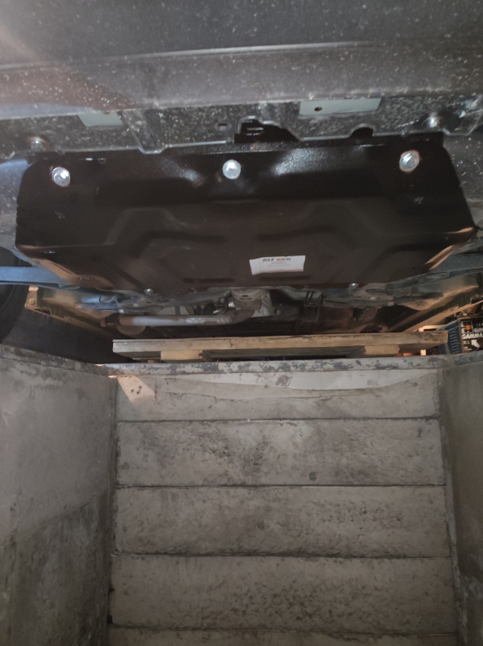 Установка защиты картера. — Honda Fit (4G), 1,3 л, 2020 года ...