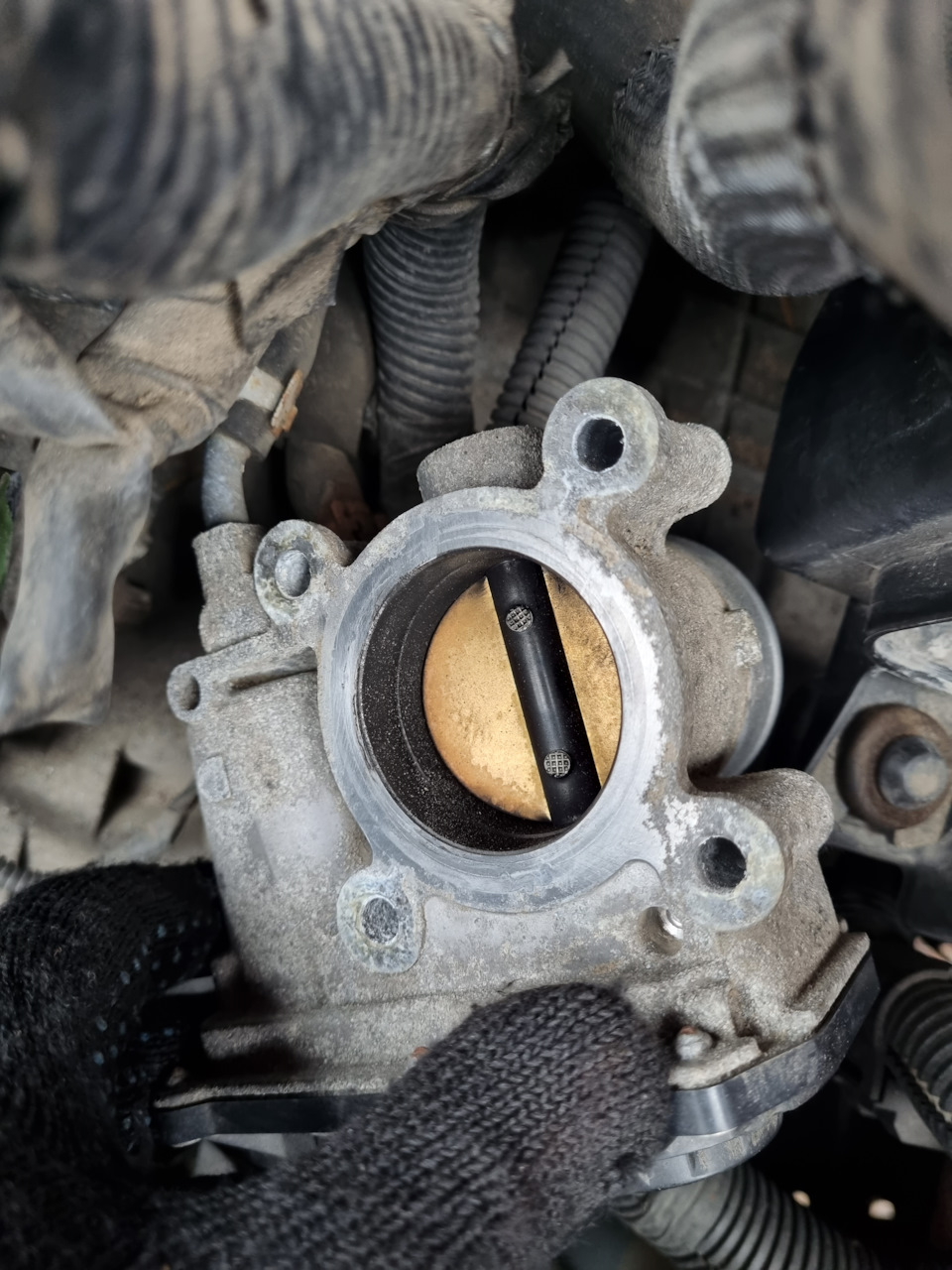 Чистка дроссельной заслонки. — Mitsubishi Colt VI, 1,3 л., 2007 года ...