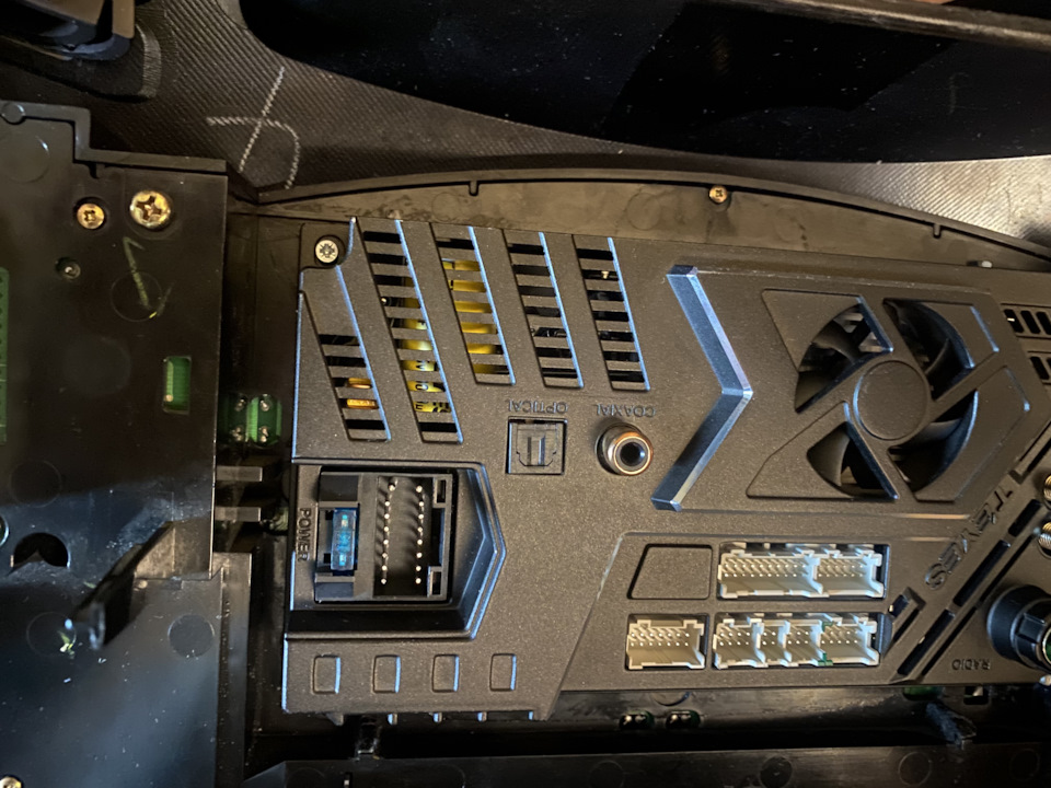 Верхний крепеж совпадает — Mitsubishi Grandis