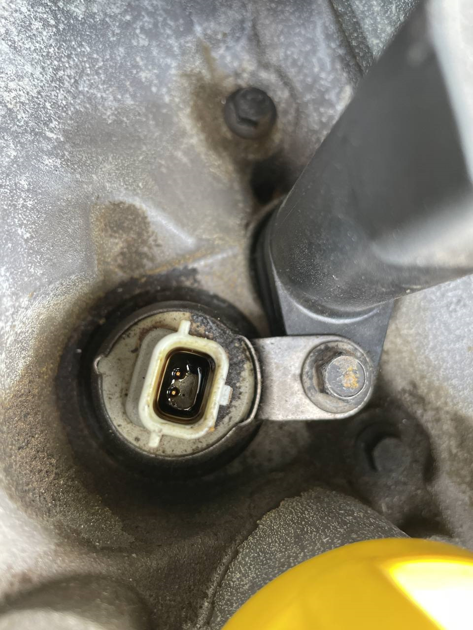 Замена клапана фазовращателей — Renault Duster (1G), 2 л, 2015 года ...