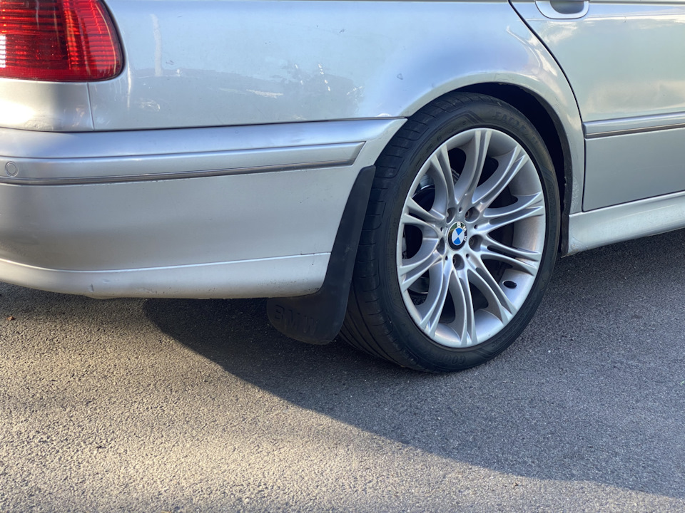Брызговики Е39 — BMW 5 series (E39), 3 л, 2002 года | аксессуары | DRIVE2