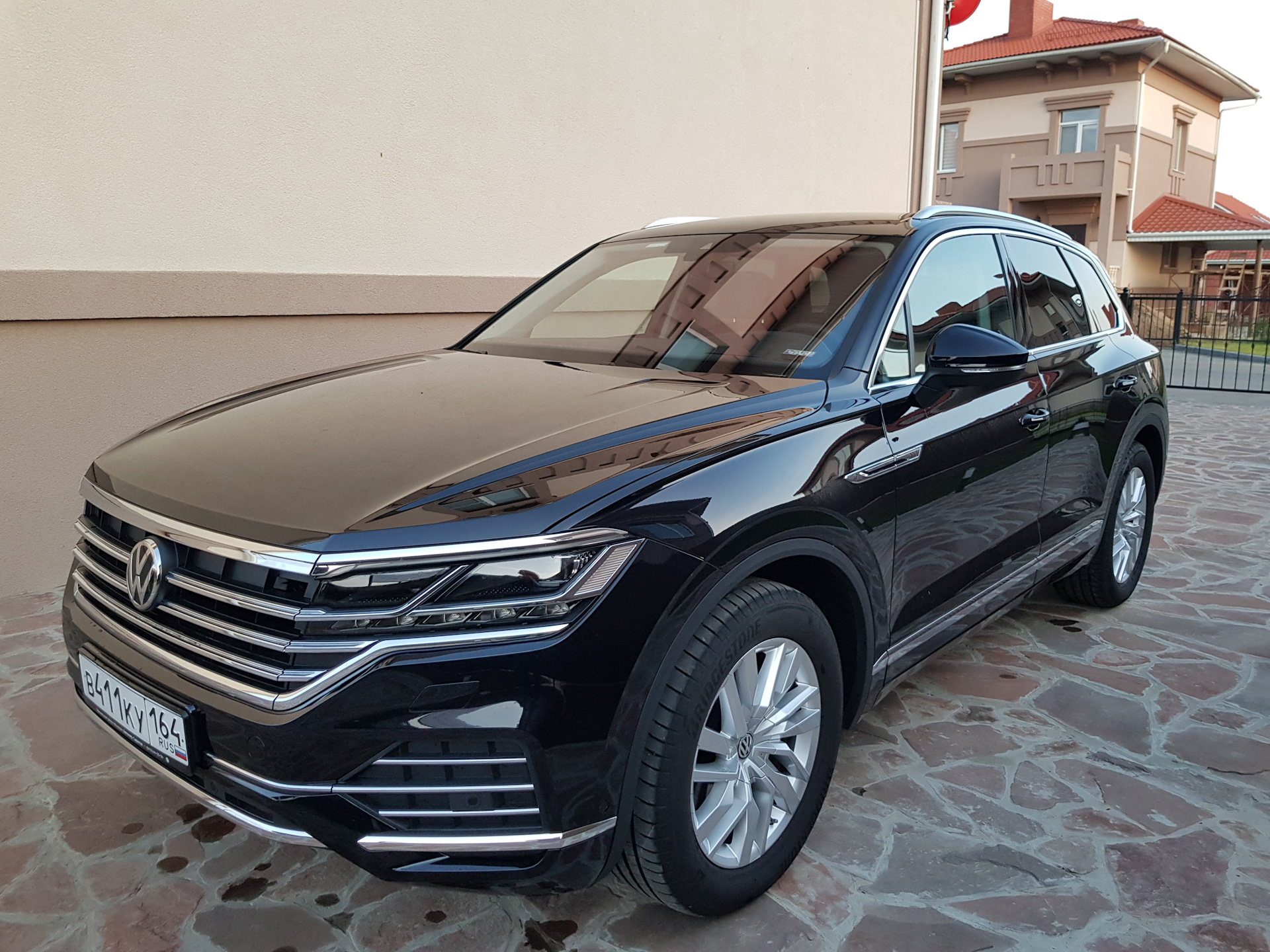 Отзывы 2020. Volkswagen Touareg Exclusive. VW Touareg 2020 Exclusive. Volkswagen Touareg Exclusive 2020. Новый Туарег комплектация эксклюзив 2019.