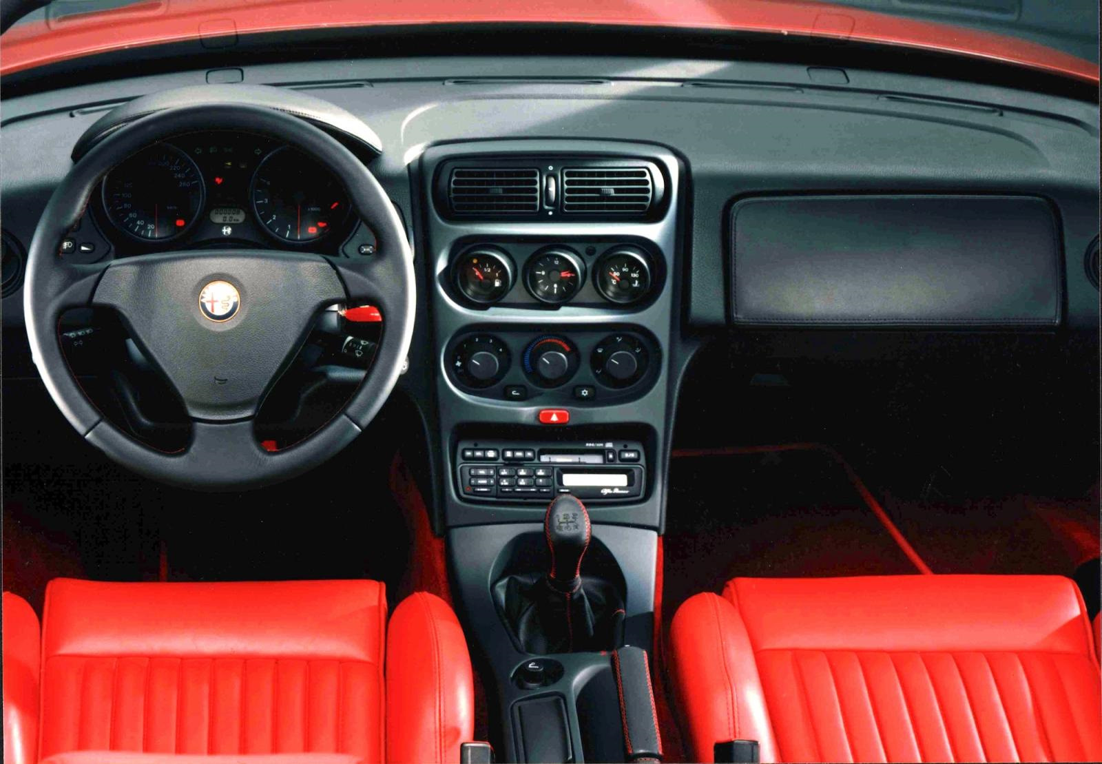 Alfa Romeo GTV Spider 1998 салон