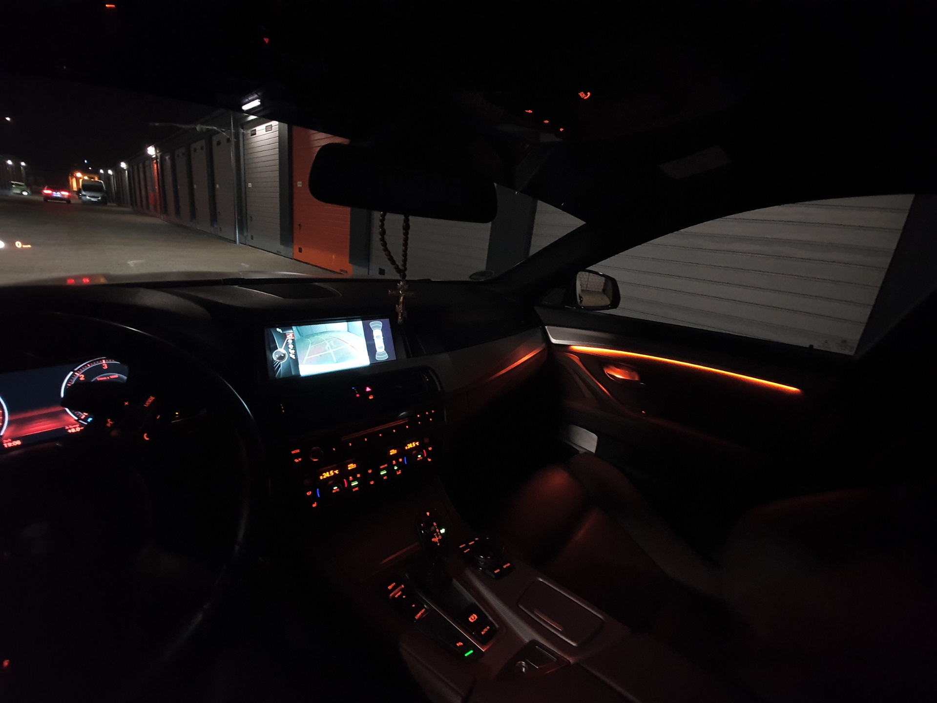 Подсветка bmw. BMW f10 Ambient Light. Ambient Lighting BMW f10. BMW 5 Ambient Light. BMW e60 Ambient Light.