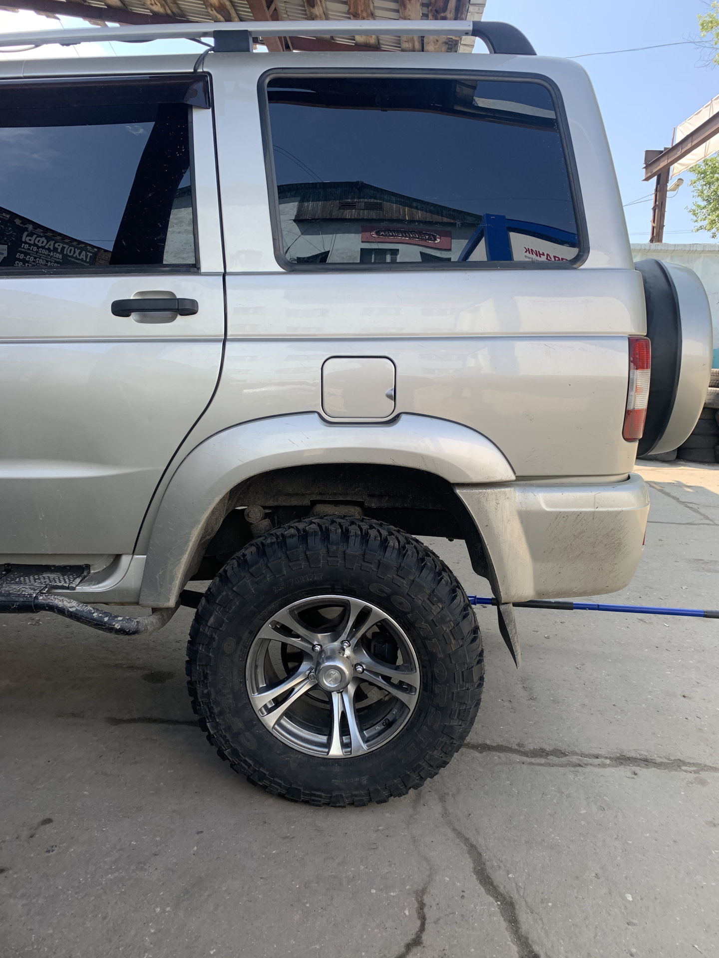 Патриотов 16. Off road wheels уаз патриот. 235 85 16 на уаз патриот. 265/75 r16 на уаз патриот. Патриотов 16.