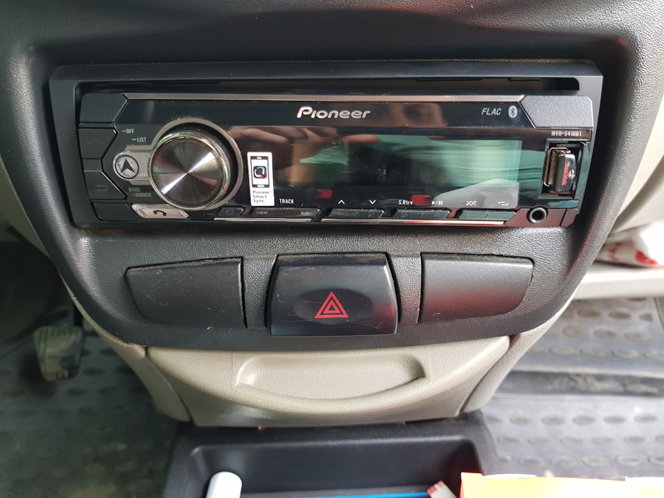 Немного музыки — Lada Калина хэтчбек, 1,6 л, 2011 года | автозвук | DRIVE2