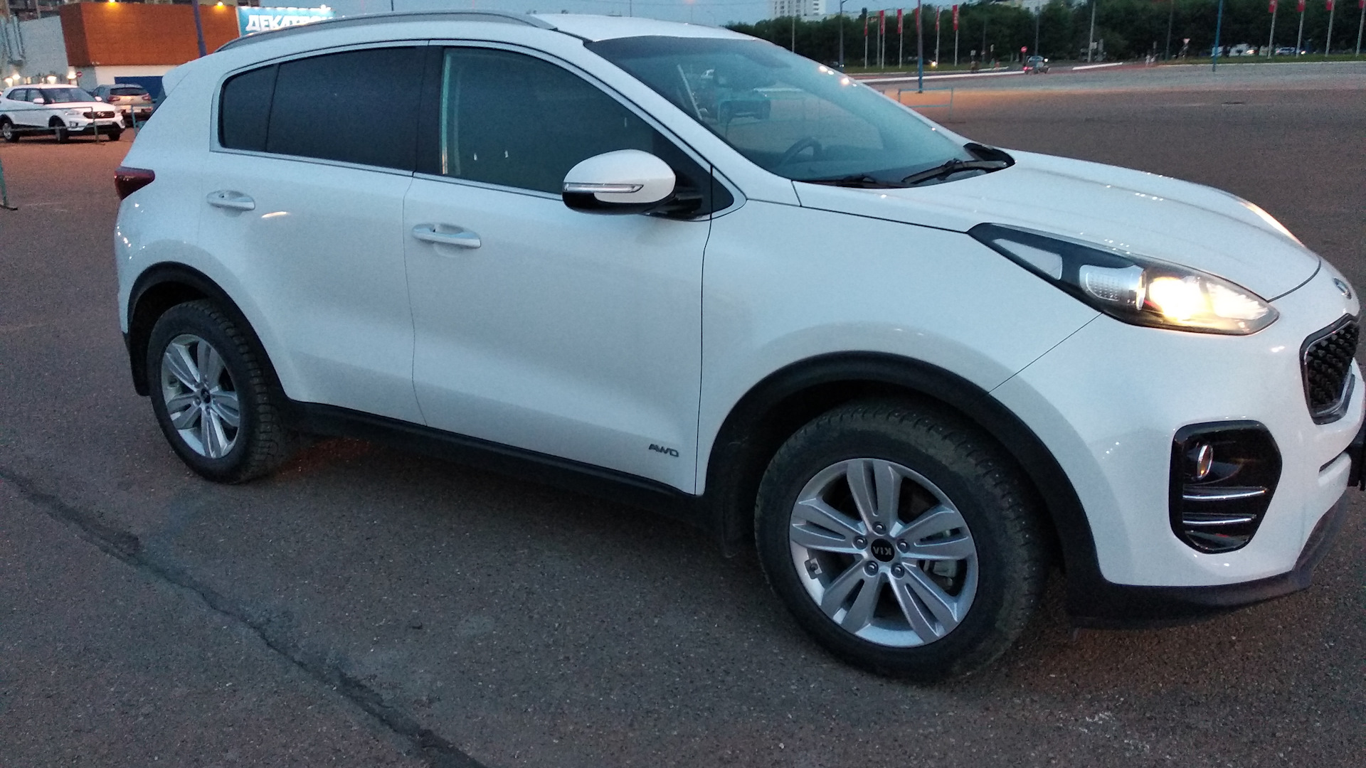 Kia Sportage белая