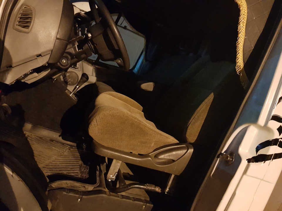 Педаль тормоза, сиденье от Марка 90 — ГАЗ Газель, 2,5 л, 2003 года ...