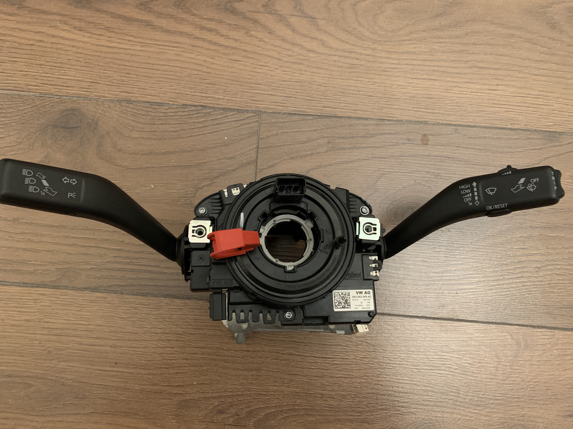 Подрулевые блоки фольксваген. Подрулевой блок джетта 6. Туран 1 переключатель подрулевой с круизом. Подрулевые блоки фольксваген. Подрулевые блоки фольксваген.
