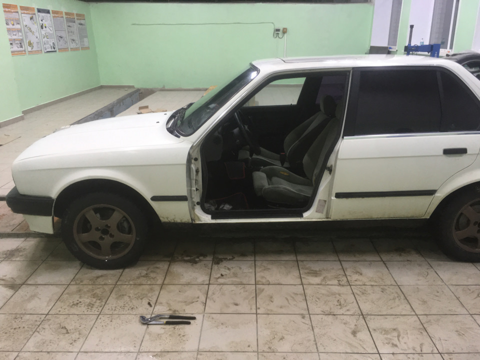 ремонт провисшей двери — BMW 3 series (E30), 1,8 л, 1987 года | своими ...