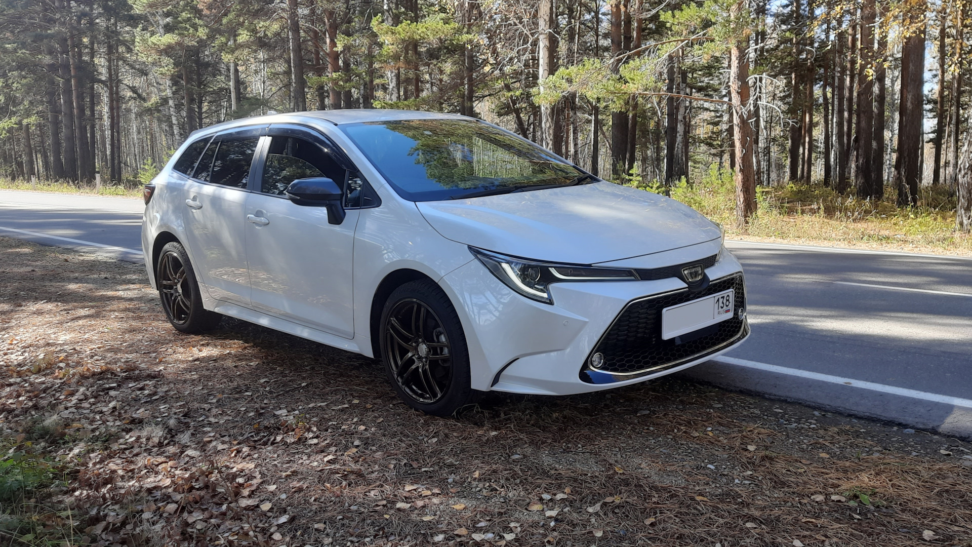 Corolla touring 1.8. Toyota Corolla Touring 2019. Toyota Corolla Touring 1.8. Тойота Королла туринг 2019 праворульная. Toyota Corolla Touring 97.