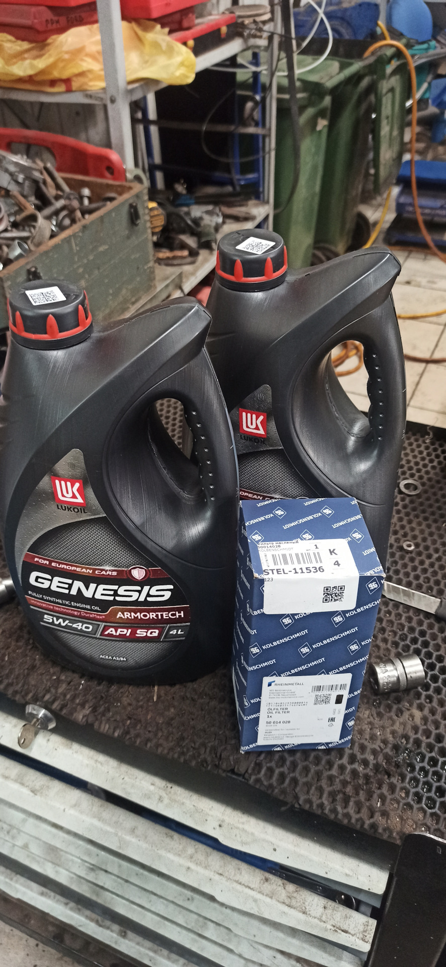 Фото в бортжурнале Audi A8 (D3)