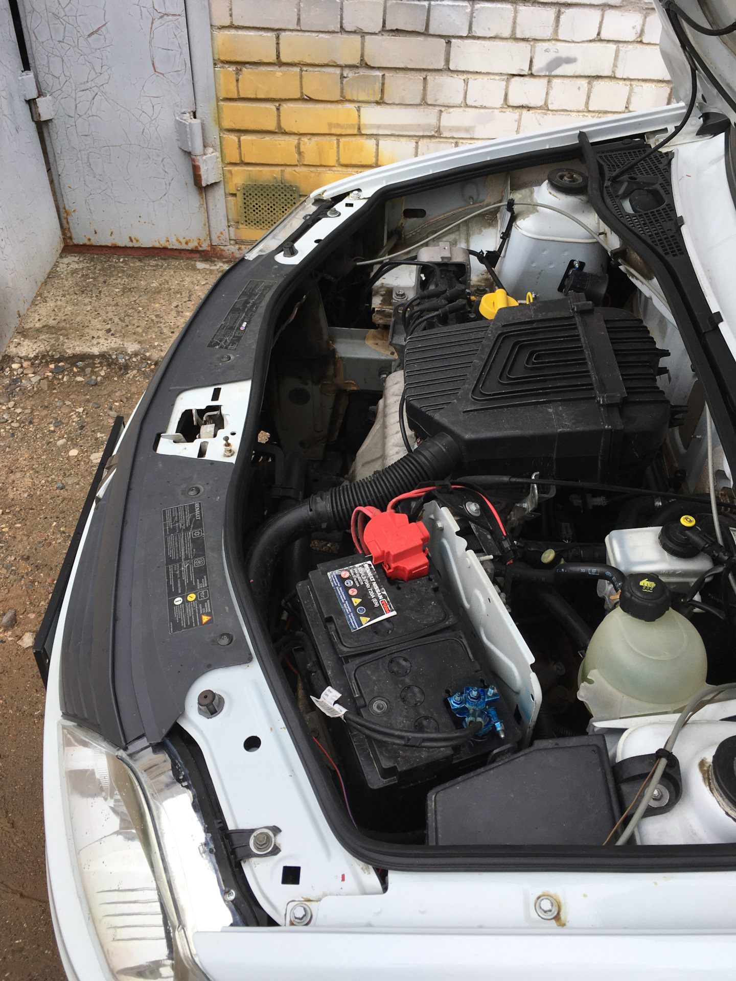 Замена рычага поворотников и уплотнитель под капот — Renault Logan (1G ...