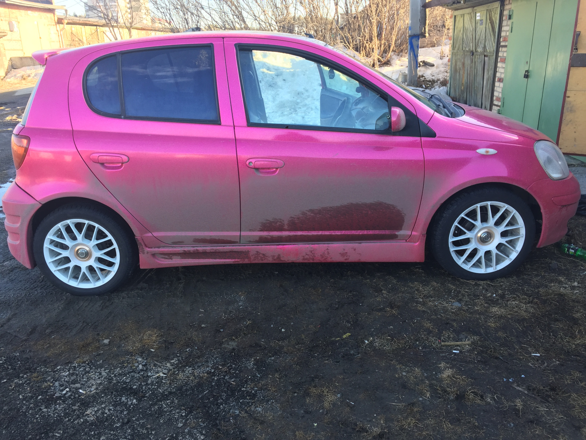 Toyota Vitz Pink