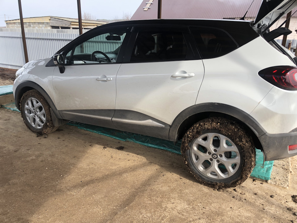Замена болта крепления колеса — Renault Kaptur (2016), 1,6 л, 2017 года ...
