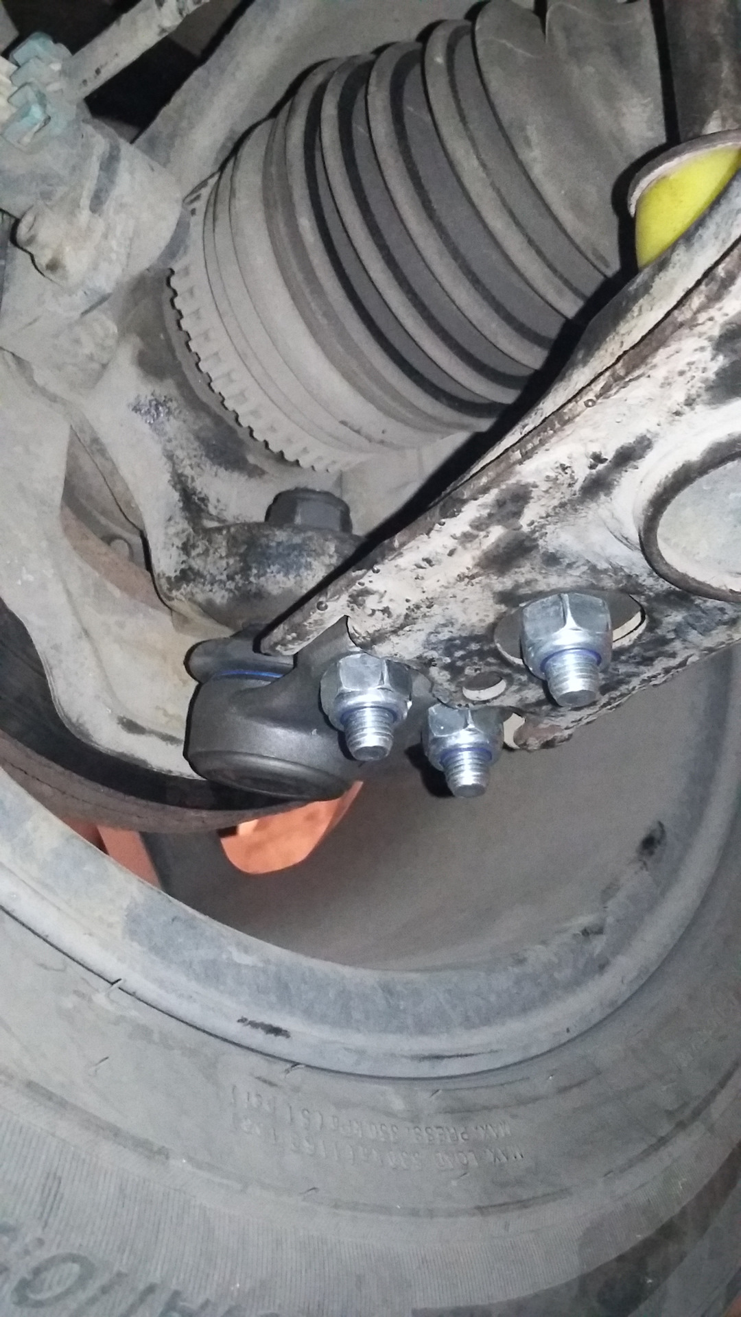 Замена шаровой опоры 408. 4 хэтчбек. Замена шаровой опоры 408. Шаровые опоры пежо 308. Шаровая опора пежо 408 нижняя.