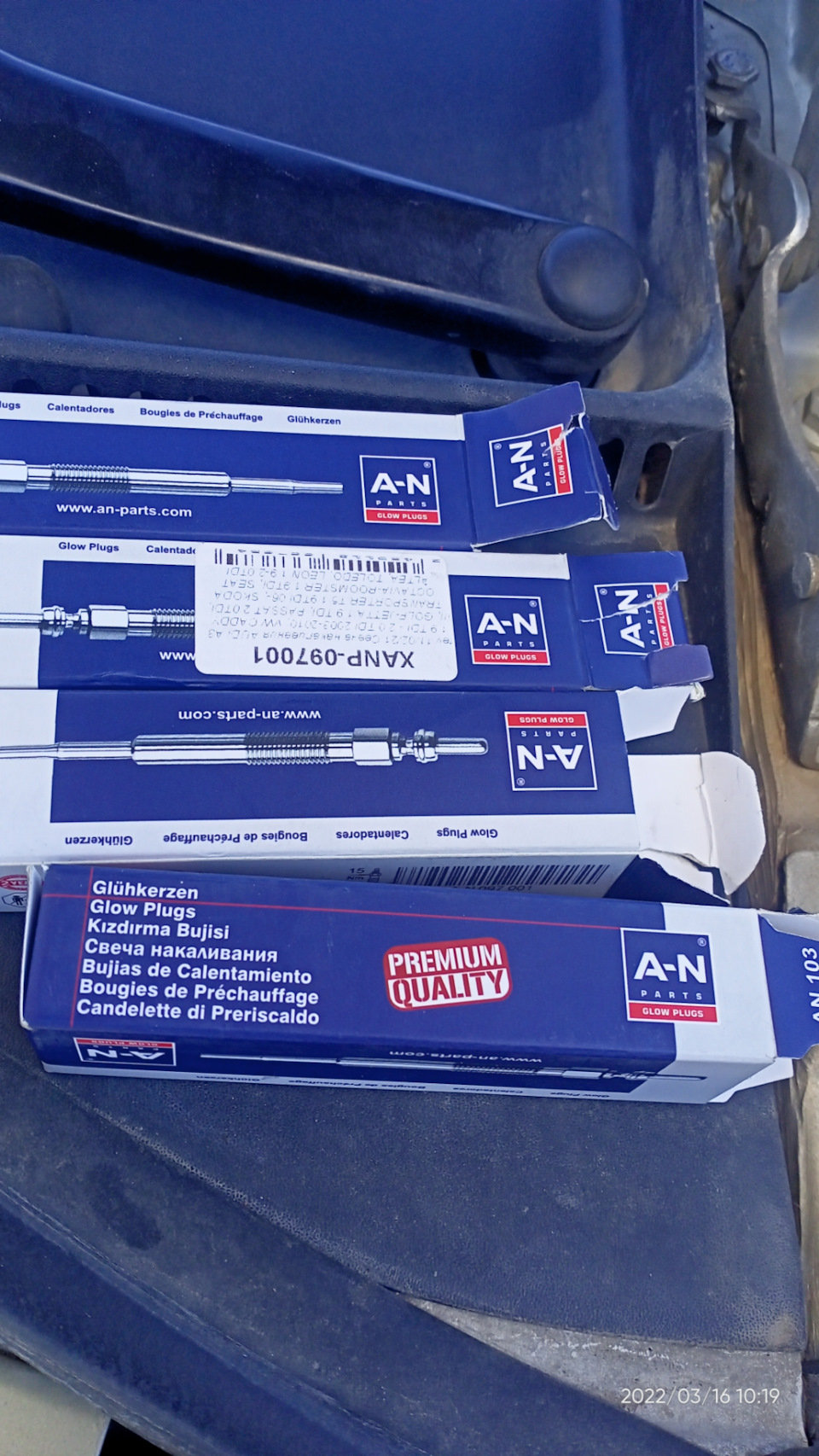 Замена свечей накаливания — Volkswagen Jetta V, 1,9 л, 2008 года ...