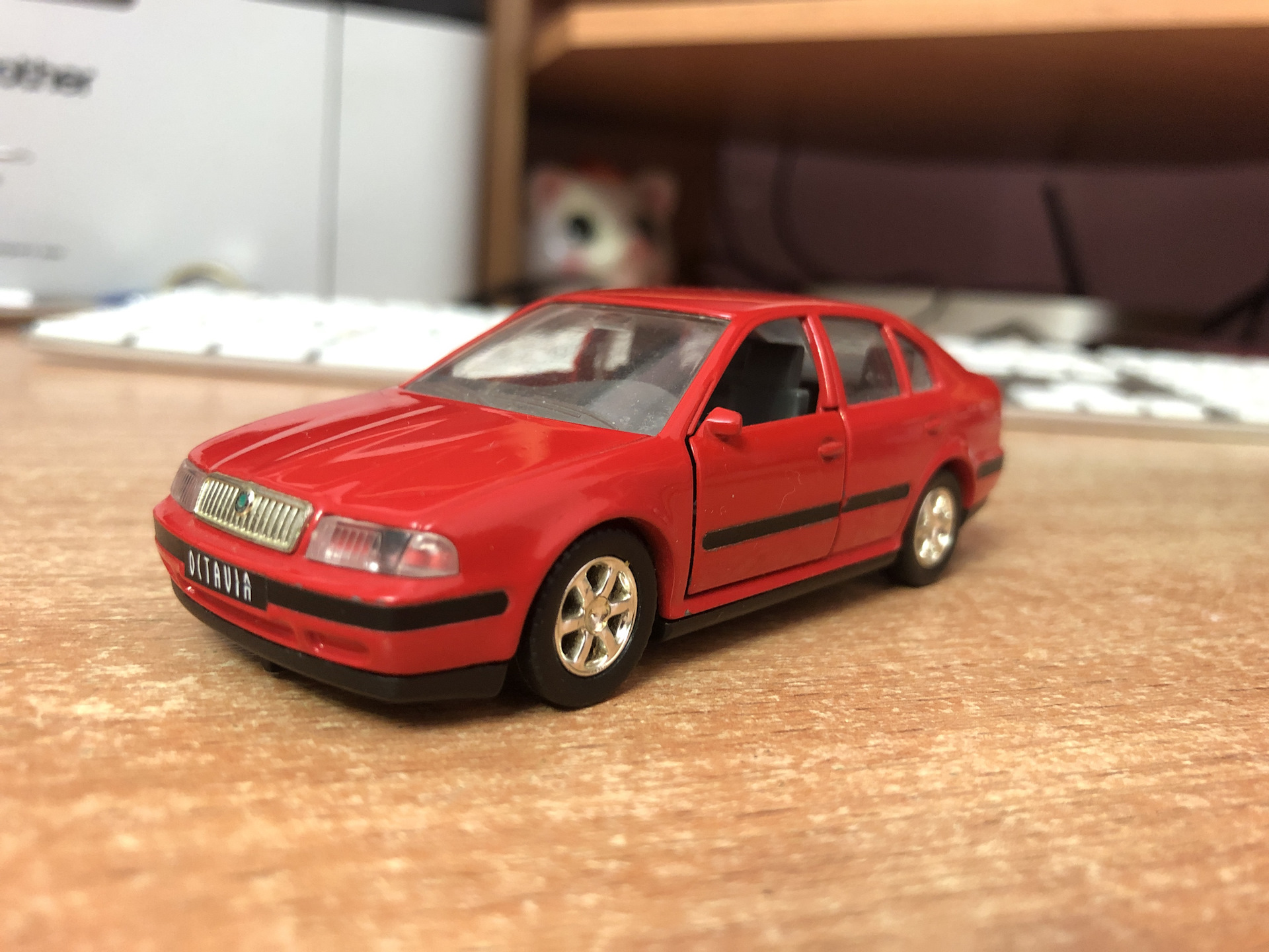 Сбылась мечта идиота — масштабная модель 1:43 — Skoda Octavia A4 Mk1, 1,4  л, 2007 года | фотография | DRIVE2