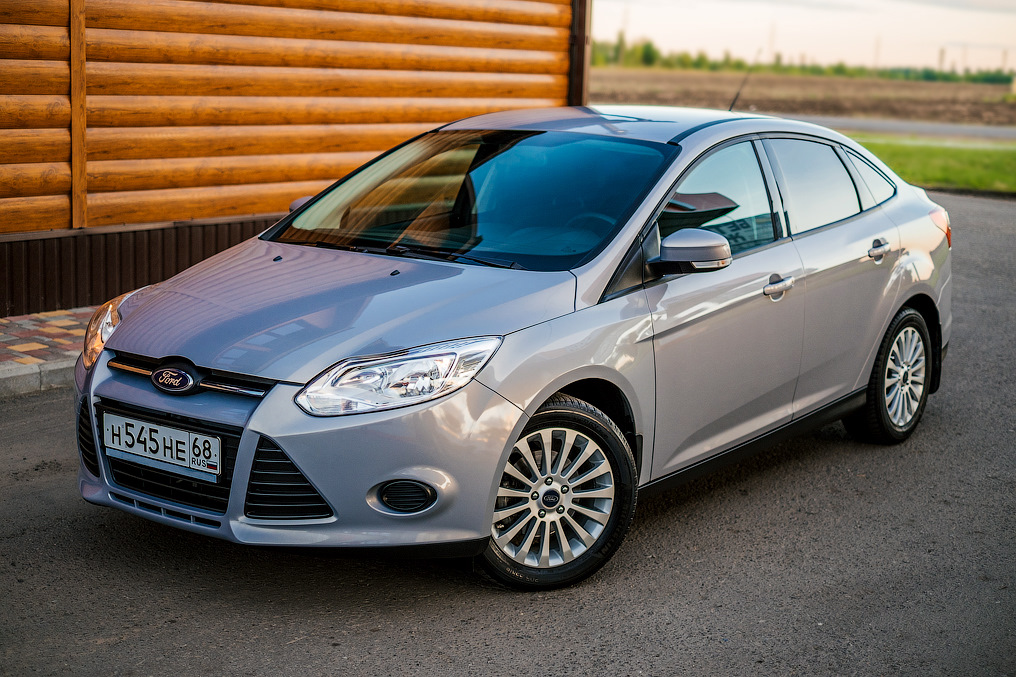 Ford Focus 2012 седан