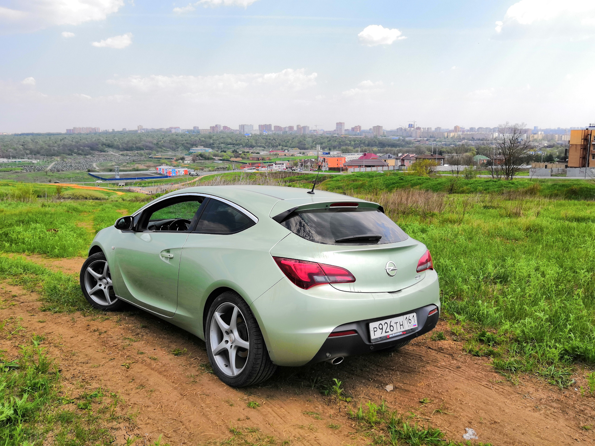 Opel Astra j GTC 2012