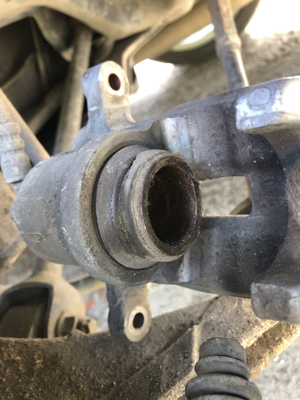 Продаю колодки ручника Камри 50 — Toyota Camry (XV50), 2,5 л, 2013 года ...