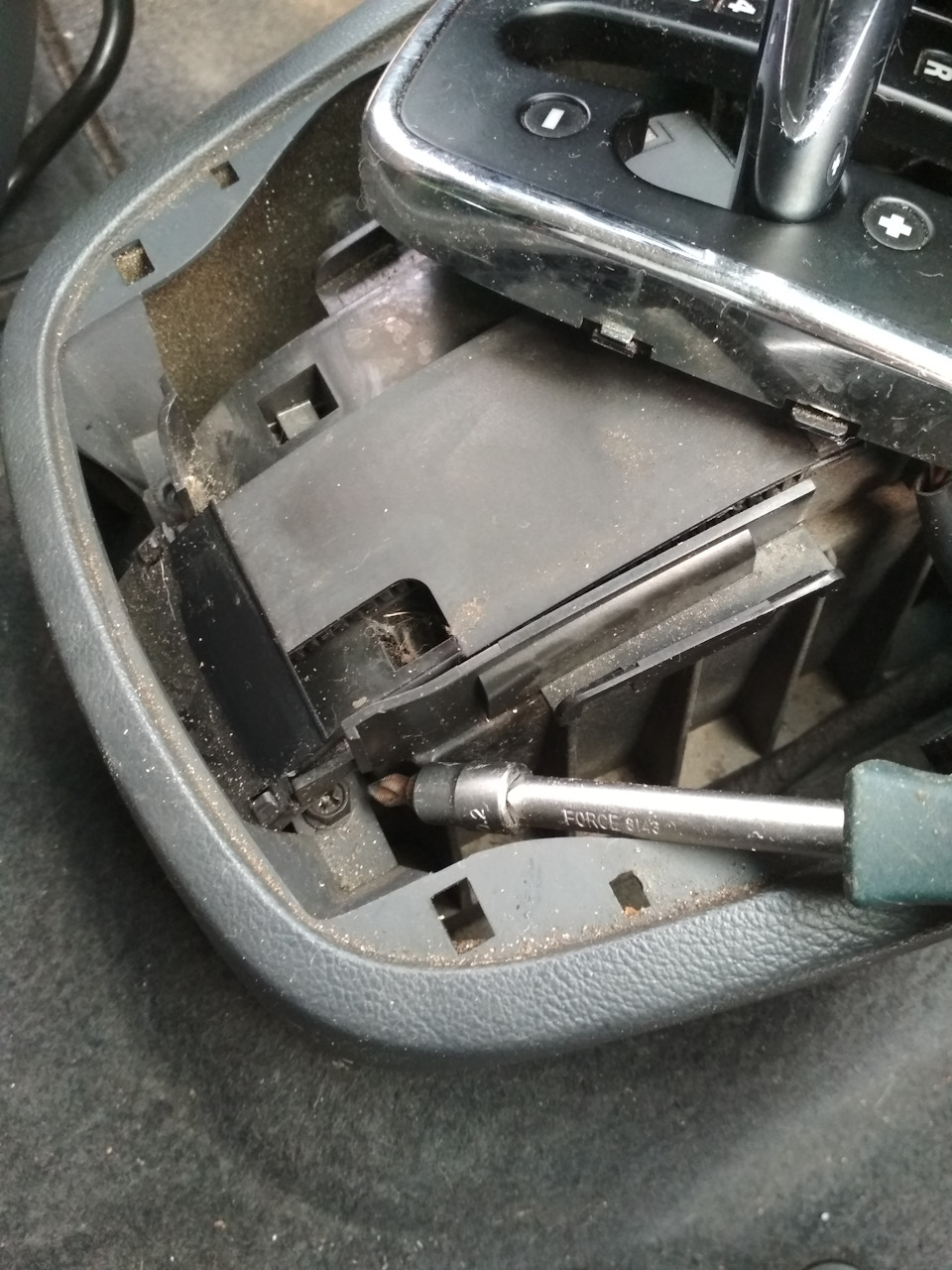 Снятие ковра (передней части) — Сообщество «Клуб Sharan, Galaxy и ...