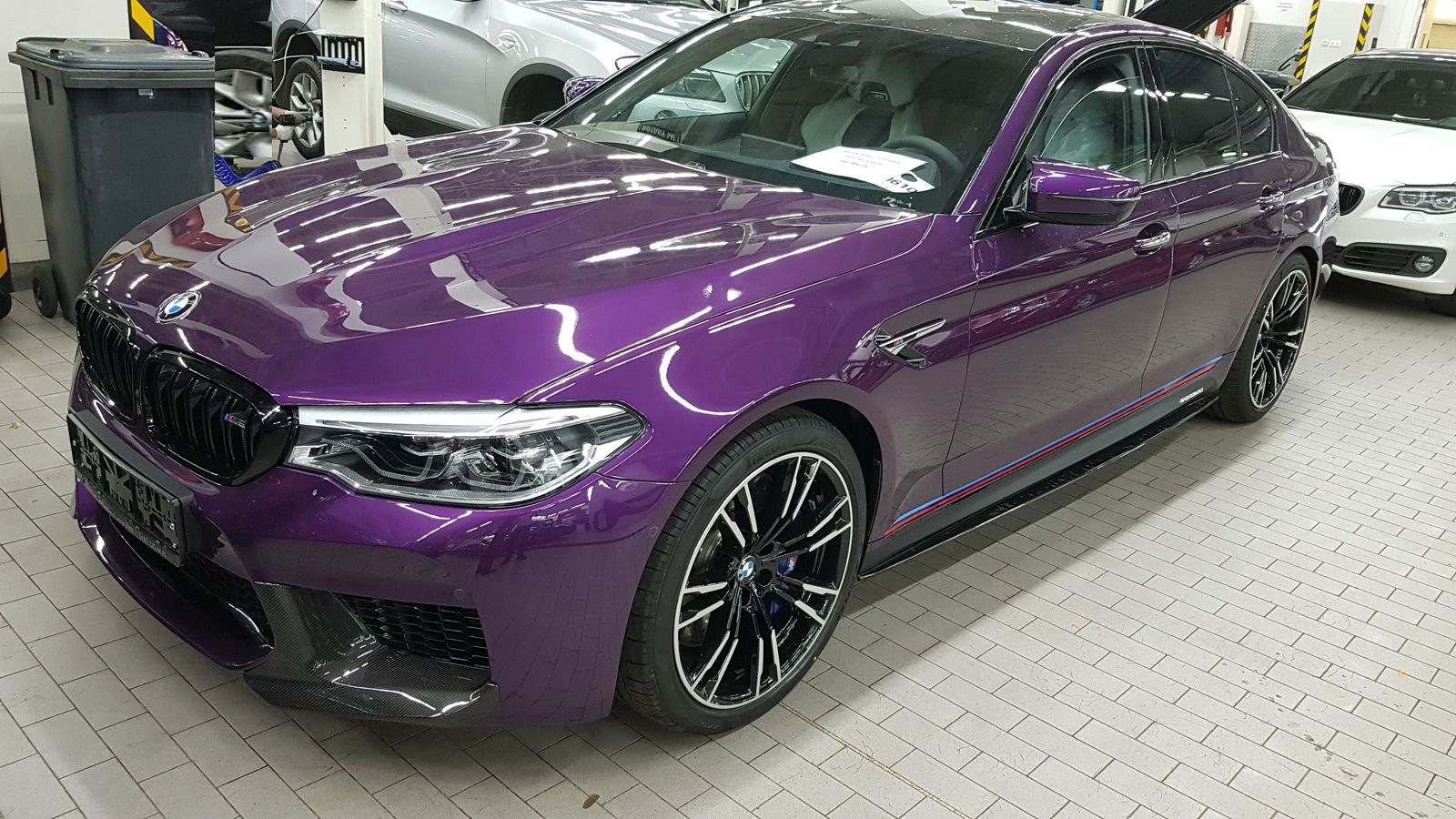 Фиолетовые BMW 