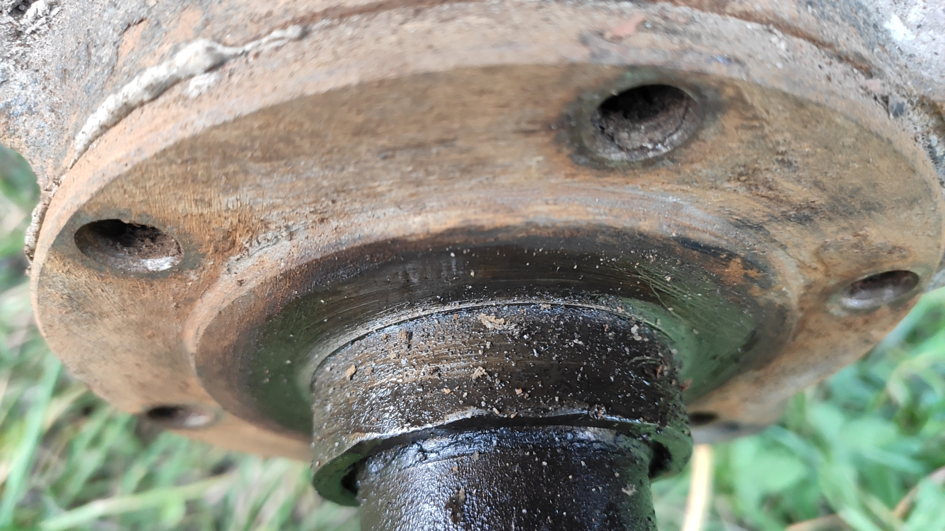 Установка Фордовских подшипников в передние ступицы + замена шкворней ...