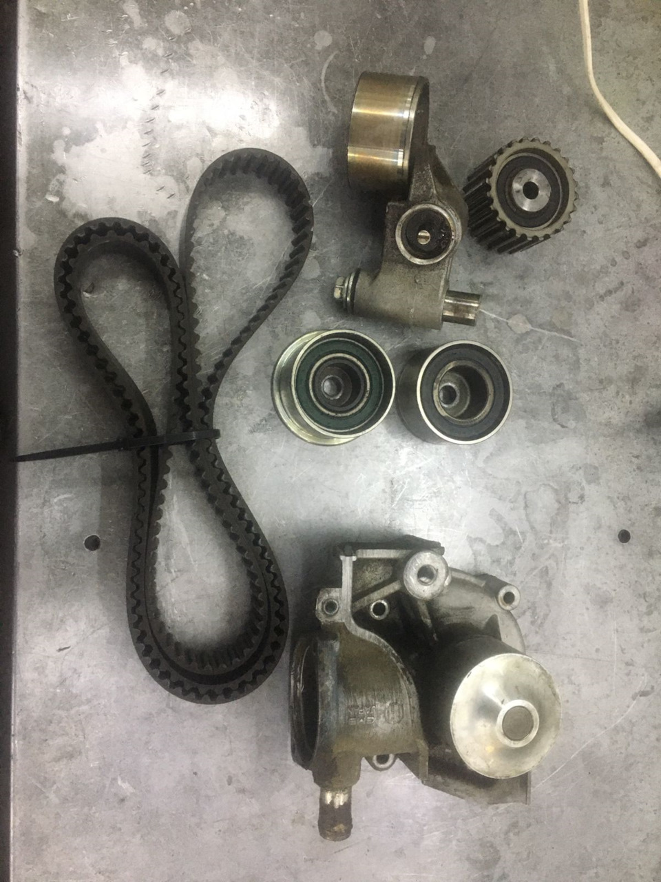 Сколько стоит ГРМ оригинал? – Ааа! – А хотел только заменить помпу ...