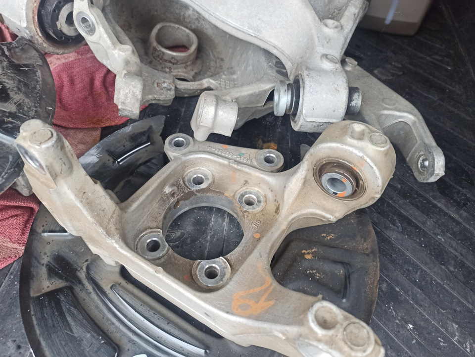 Обслуживание. Замена задних рычагов — Ford Mondeo V, 1,5 л, 2015 года ...