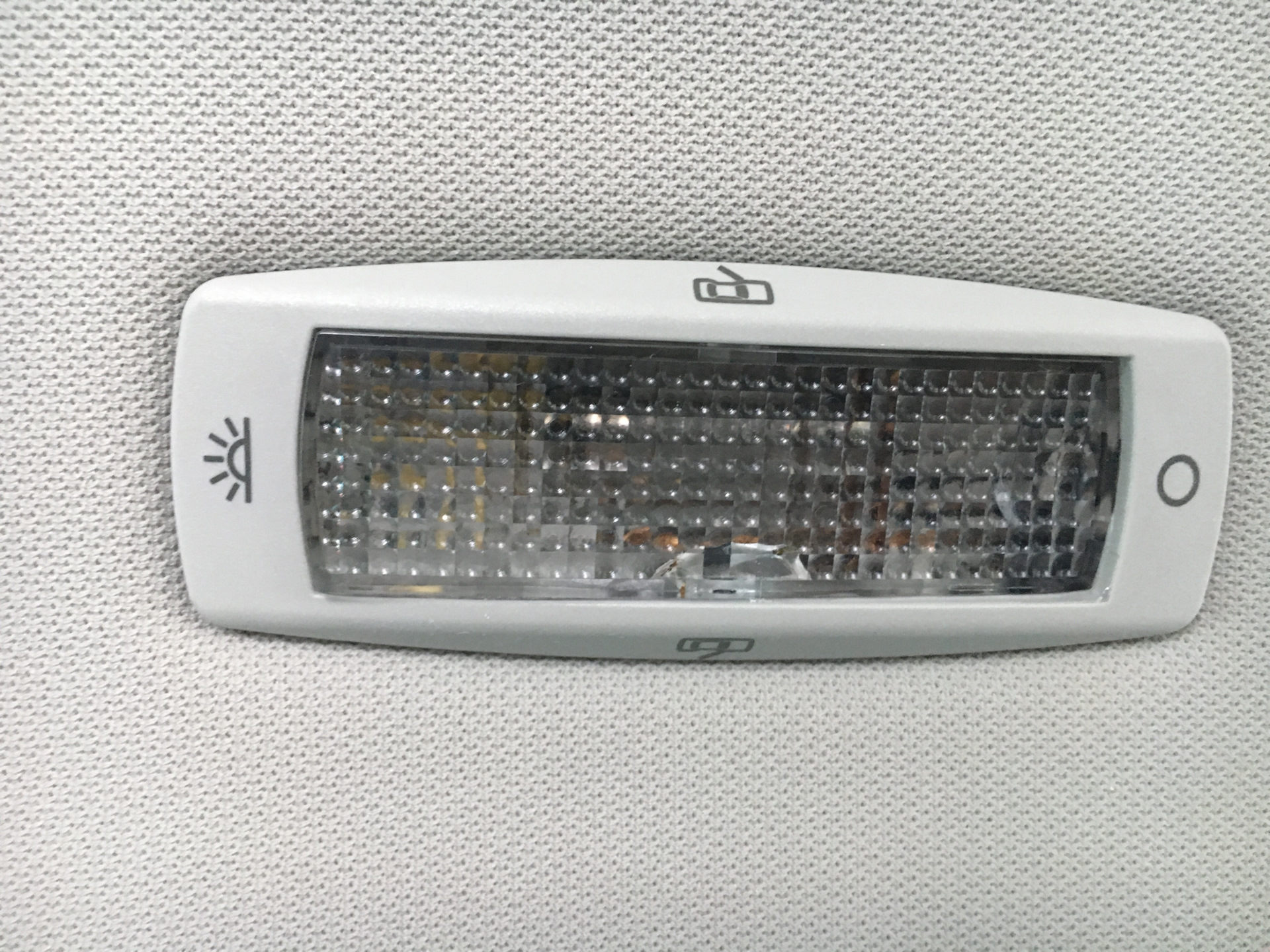 Skoda yeti плафон passat. Плафон задних пассажиров skoda yeti. Плафон шкода йети. Skoda yeti плафон passat. Плафон шкода йети.