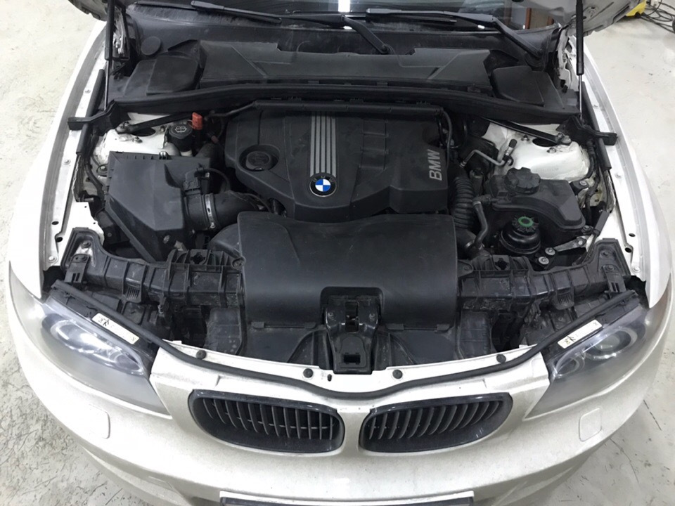 Bmw e87 подкапотное пространство