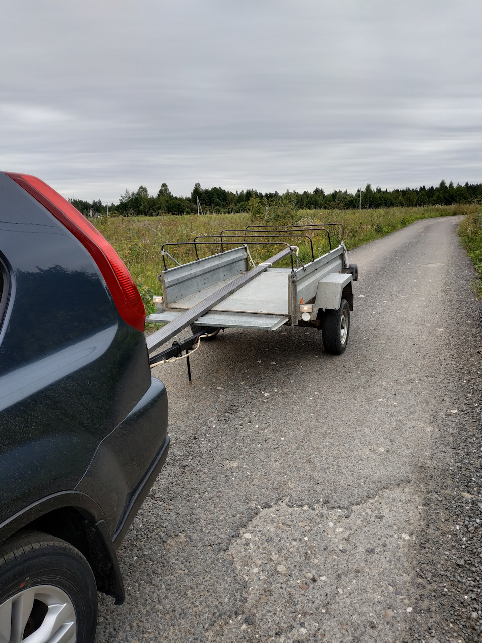 Прицеп.Шесть метров не вопрос))Скотч лучшая веревка!))) — Nissan X-Trail II  (t31), 2,5 л, 2012 года | другое | DRIVE2