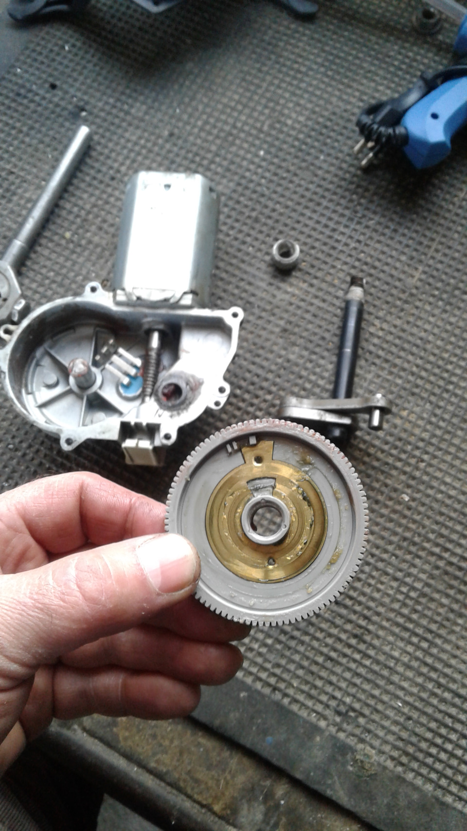 Задний дворник вертикально — Lada Ларгус, 1,6 л, 2012 года | тюнинг ...