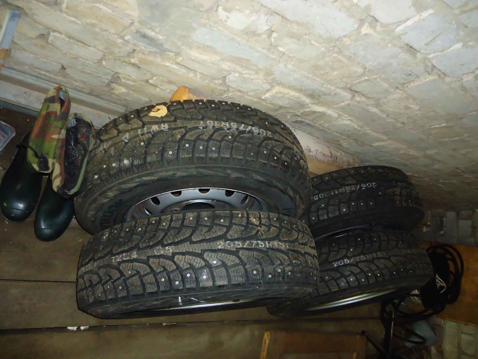 Hankook rw11 отзывы. 205/75r15 Hankook rw11 97t. Hankook Winter i Pike 205/75 r15.