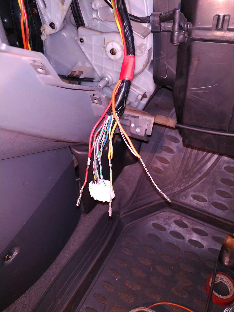 Провода обпаивал и изолировал термоусадкой. — Mazda 323 VI