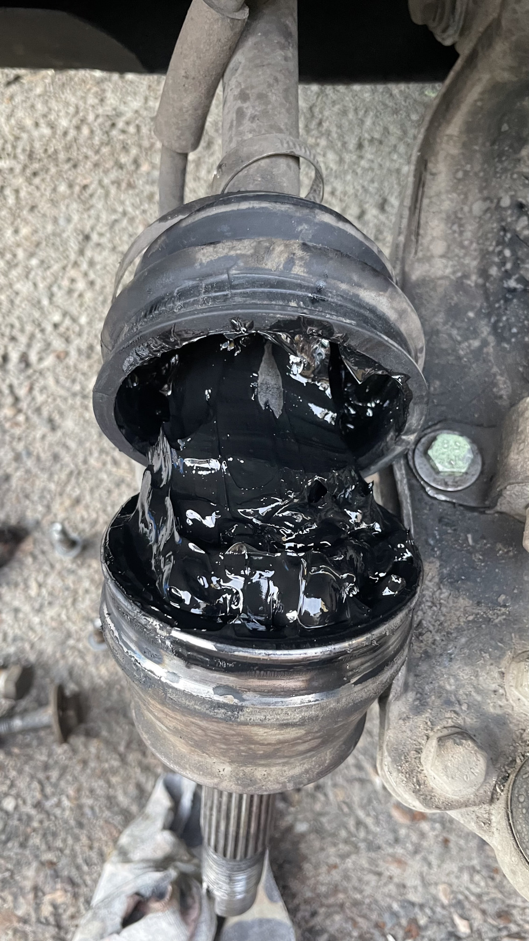 Замена пыльников без снятия приводов — FIAT Albea, 1,4 л, 2008 года ...