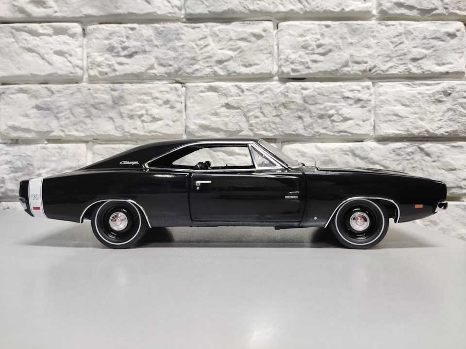 Dodge Charger 1969 1 18 Ertl Authentics