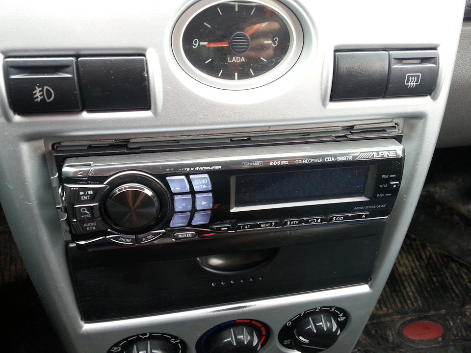 Alpine CDA 9887R — Lada Приора седан, 1,6 л, 2008 года | автозвук | DRIVE2