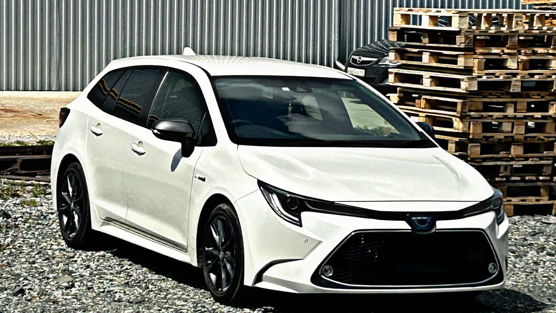 Toyota Corolla Touring 1.8 бензиновый 2019 | TOURING WAGON HYBRID на DRIVE2