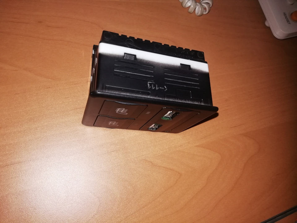 USB зарядка для задних пассажиров — УАЗ Patriot, 2,7 л, 2017 года ...