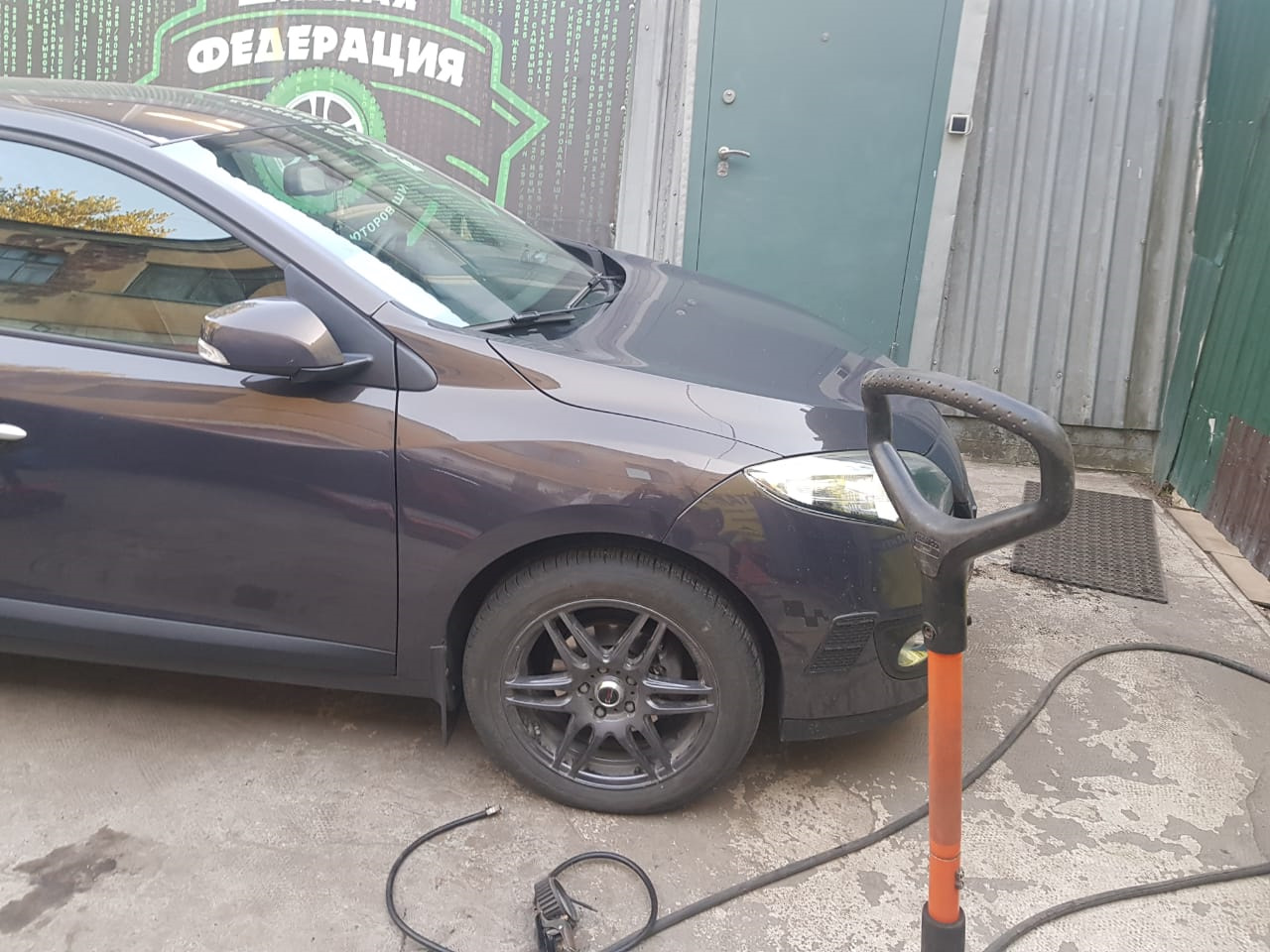 Резина на рено меган 3. Резина 205/50 r17 на рено сценик 3. Резина на рено меган 3. Рено меган 2 шины. Резина на рено меган 3.
