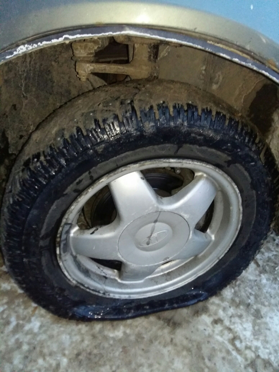 Проколоть колесо 2 раза за день? Пфф — Lada Калина хэтчбек, 1,6 л, 2011 ...